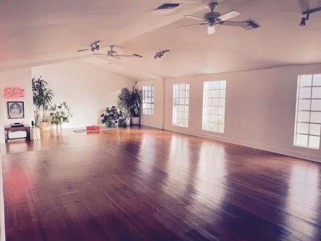 ROAM LA YOGA