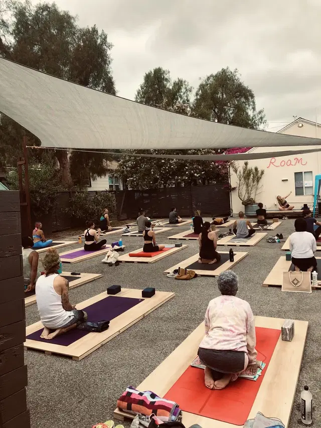 ROAM LA YOGA