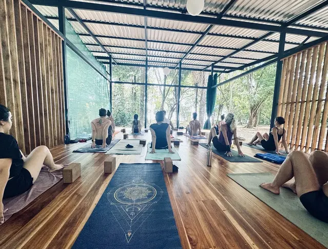 ROAM LA YOGA