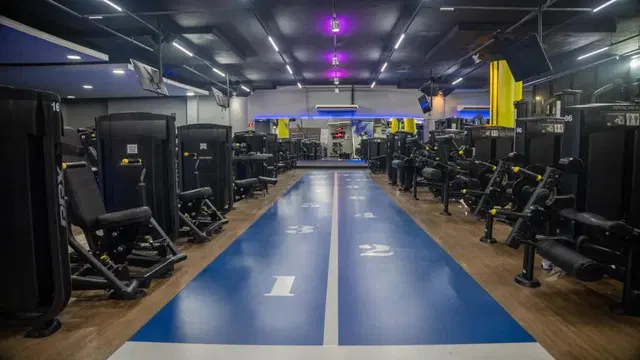Academia BlueFit Centro 1