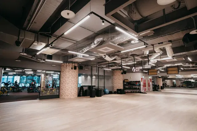 MORE FIT 七張店（七張站１號出口）| 新店健身房 | 專業教練 | 私人課程 | 健身體驗
