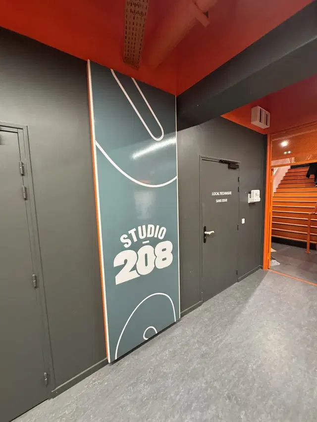 Studio 208 Paris