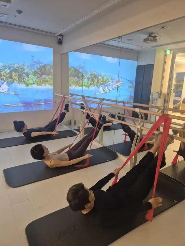 Newyorkone Pilates BARRE&WELLNESS 뉴욕원필라테스 바레&웰니스