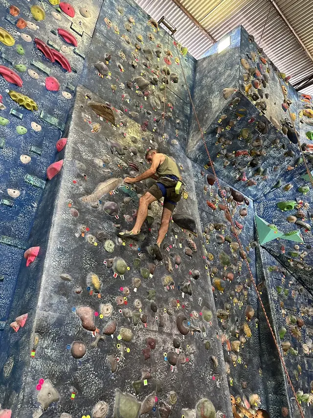 Climbing 90 degrees Sports Fitness