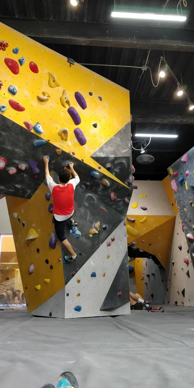 Adamanta Santa Fé - Climbing Gym