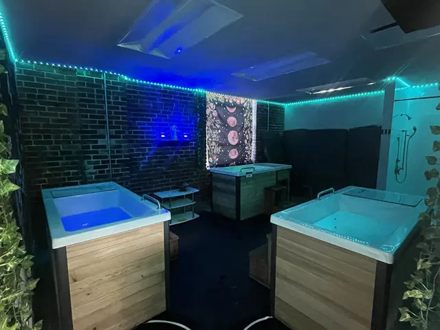 The Cove Sauna and Cold Plunge