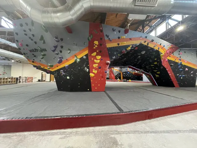 FA Climbing Station Square