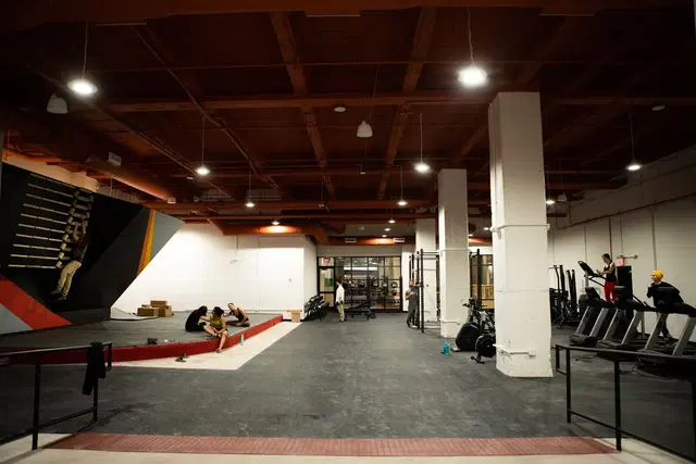 FA Climbing Station Square