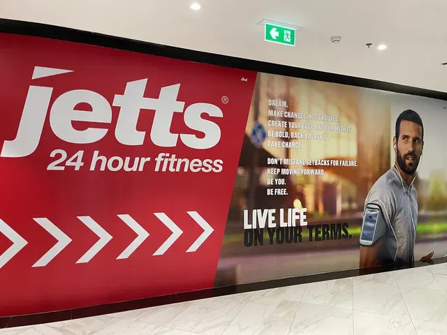 Jetts 24 Hour Fitness - I'm China Town