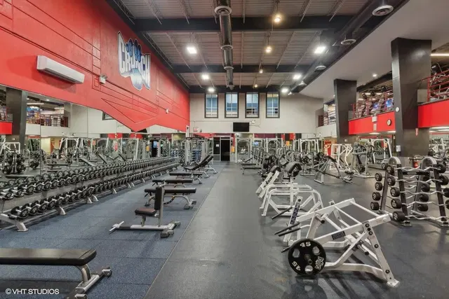 Crunch Fitness - Staten Island South