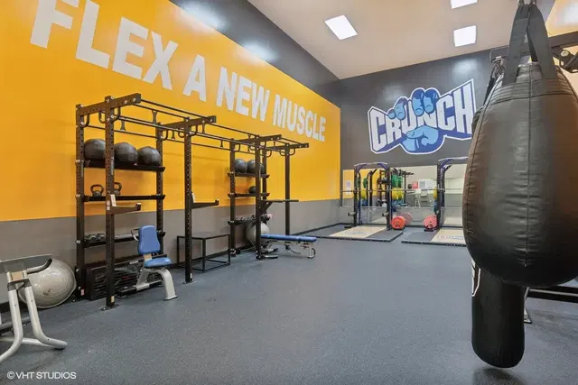 Crunch Fitness - Staten Island South