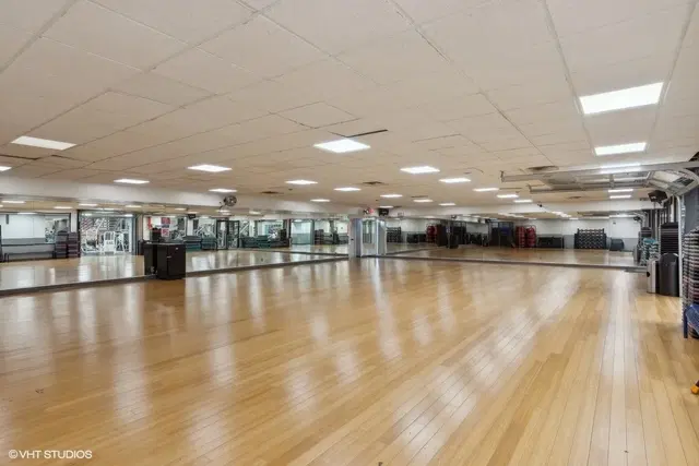 Crunch Fitness - Staten Island South