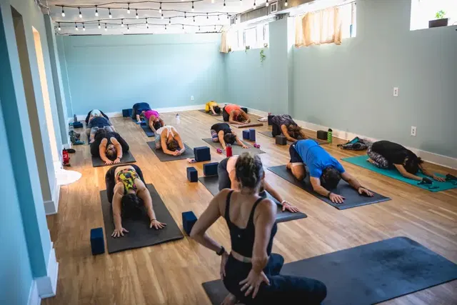 Karma Yoga: Classes, Community & Retreats