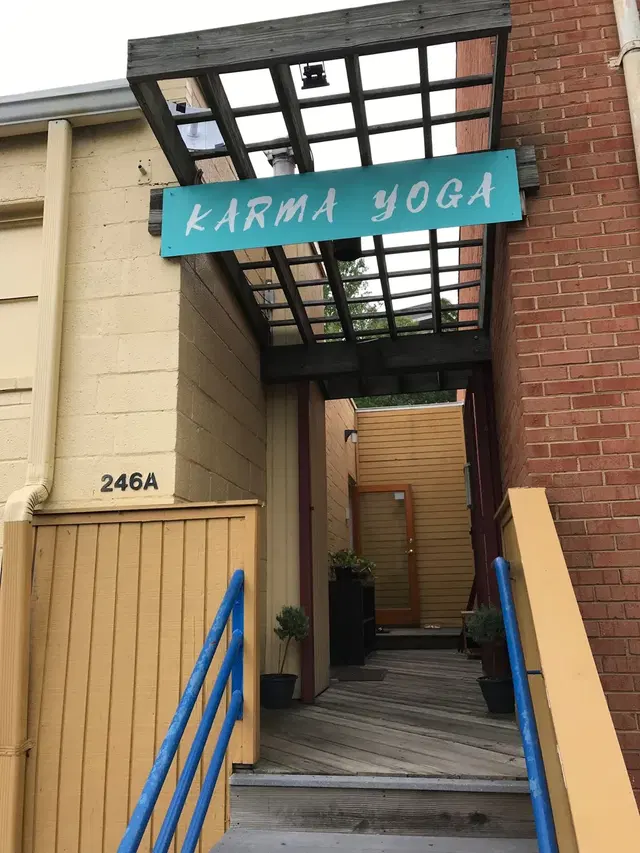 Karma Yoga: Classes, Community & Retreats