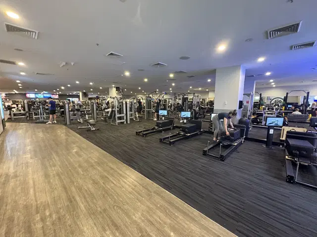 Revo Fitness - Pitt St Sydney