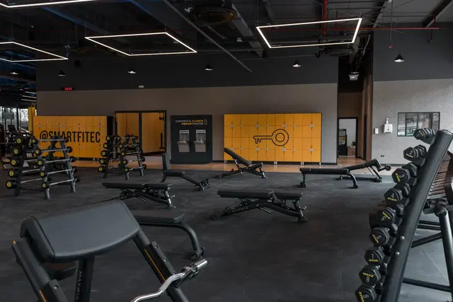 Gimnasio Smart Fit - MegaKywi Eloy Alfaro