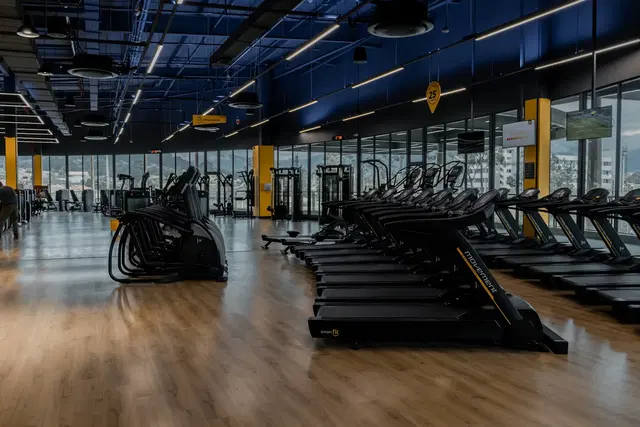 Gimnasio Smart Fit - MegaKywi Eloy Alfaro