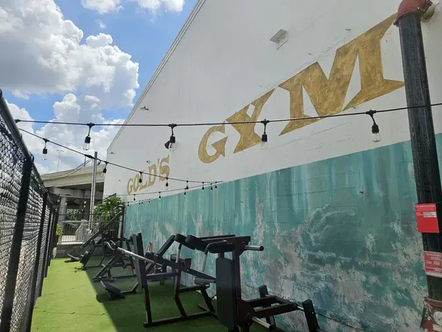 Gold's Gym Tampa Gas Worx