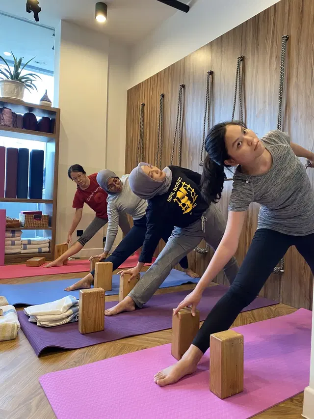 Colour Yoga