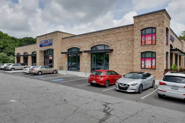 Crunch Fitness - Village District
