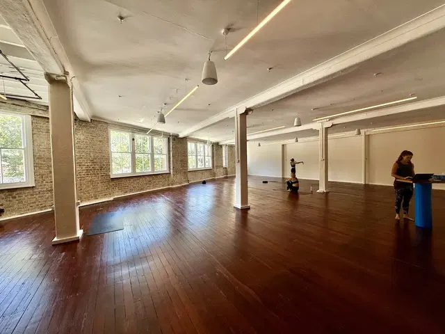 Rare Studios AU (Surry)