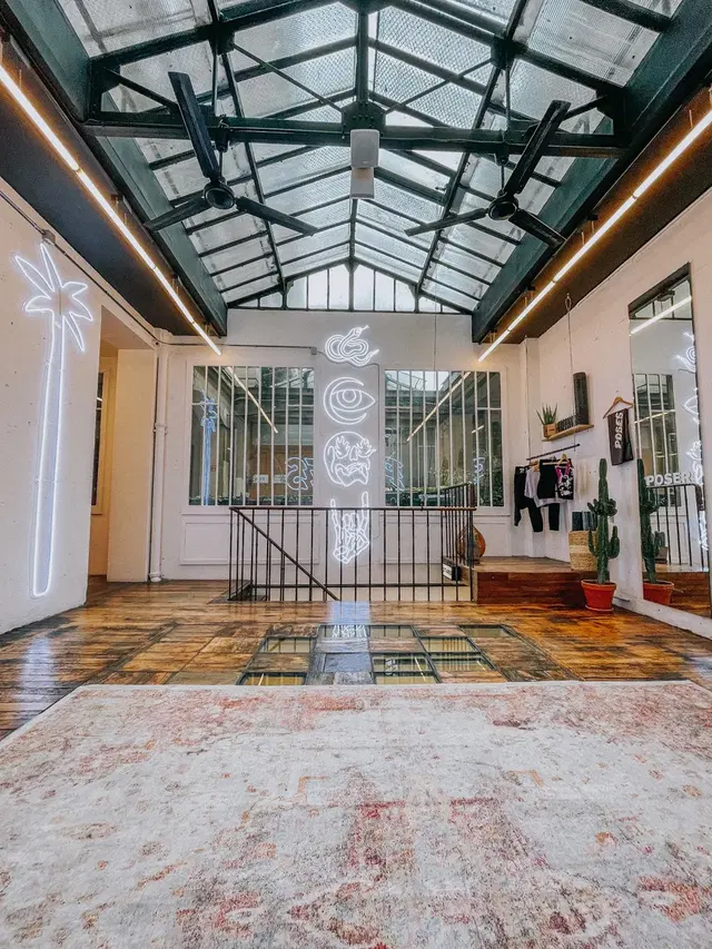 POSES Studio - Marais