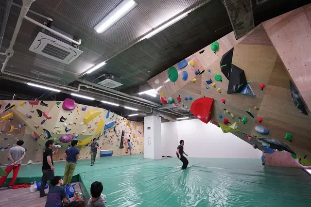 Rocky Climbing & Fitness Gym Shinjuku-Akebonobashi