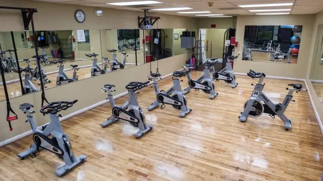 Hollywood Fitness