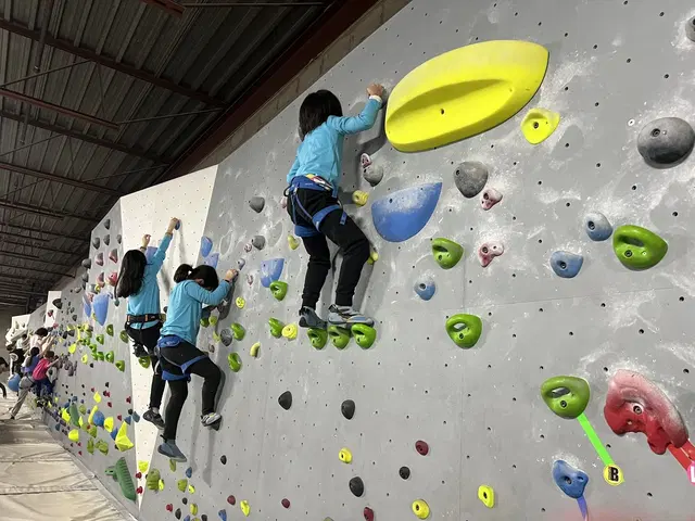 Boulderz Etobicoke Climbing Centre