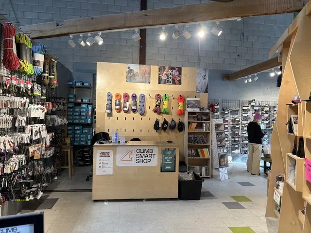 Boulderz Etobicoke Climbing Centre