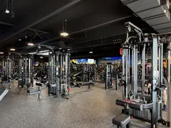 Gold's Gym Calgary Village Square