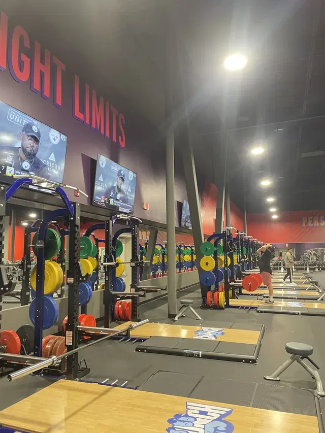 Crunch Fitness - Market Square