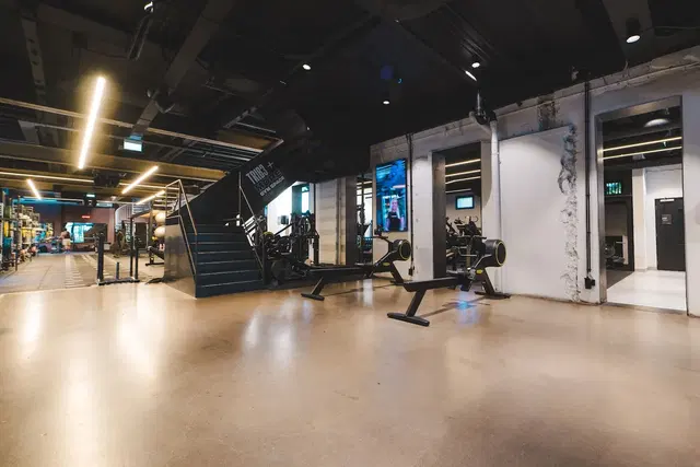 TrainMore Amsterdam Koninginneweg Black Label