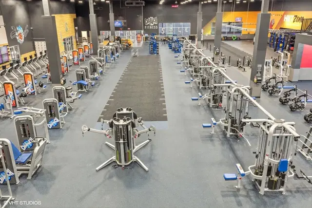 Crunch Fitness - Arlington