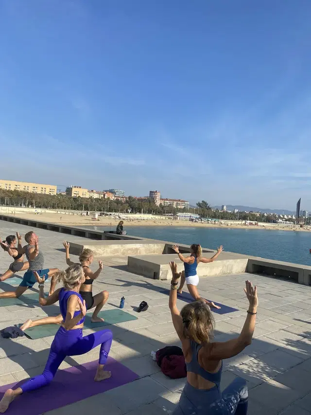 BLAUMEER YOGA STUDIO by Christine Pohn