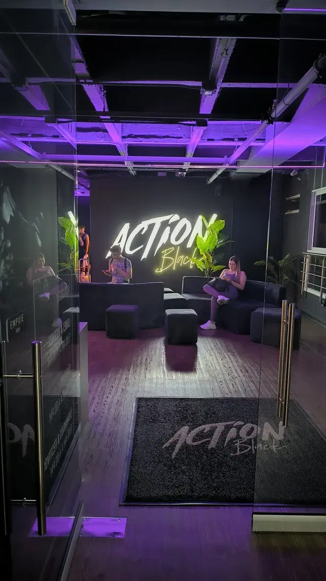 Action Black La 33