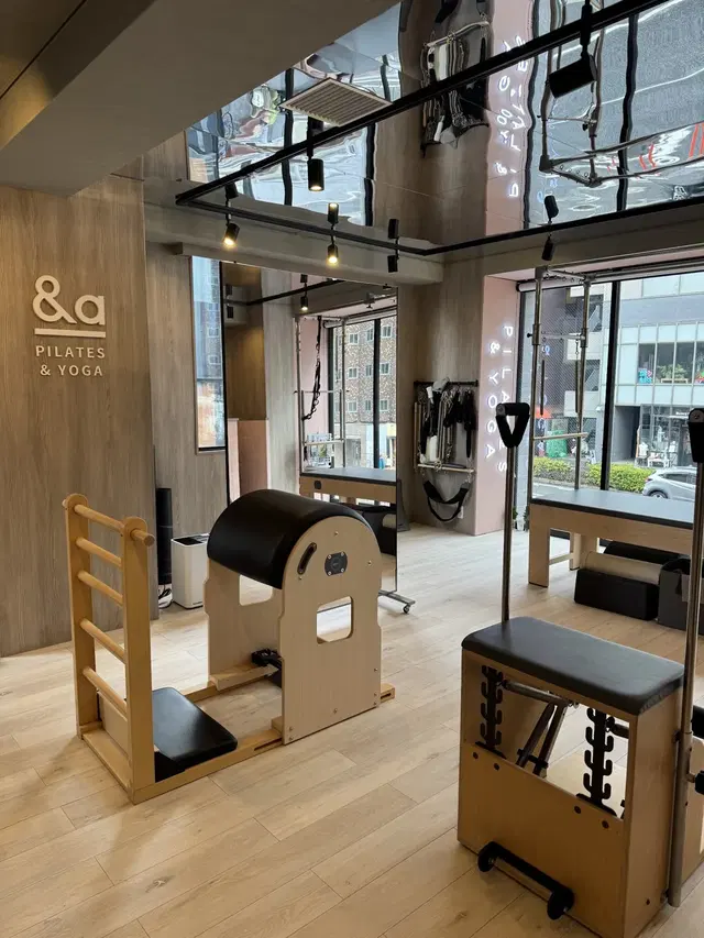 PILATES YOGA &a 北参道